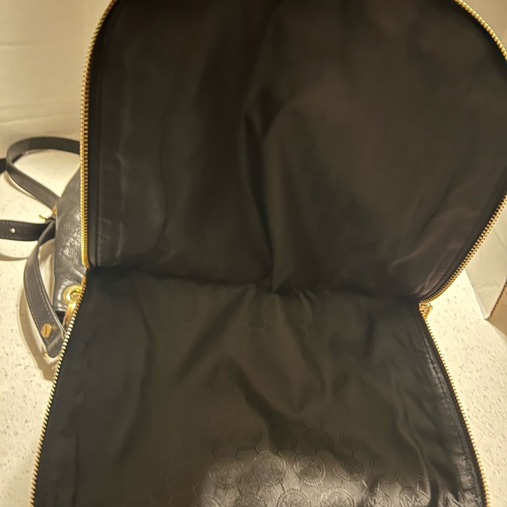 MichaelKors Leopard Print Crossbody Bag - Picture 4 of 9